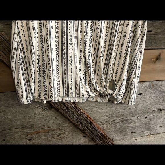 Love & Legend plus size 2X tank tip with tie front - Picture 2 of 5